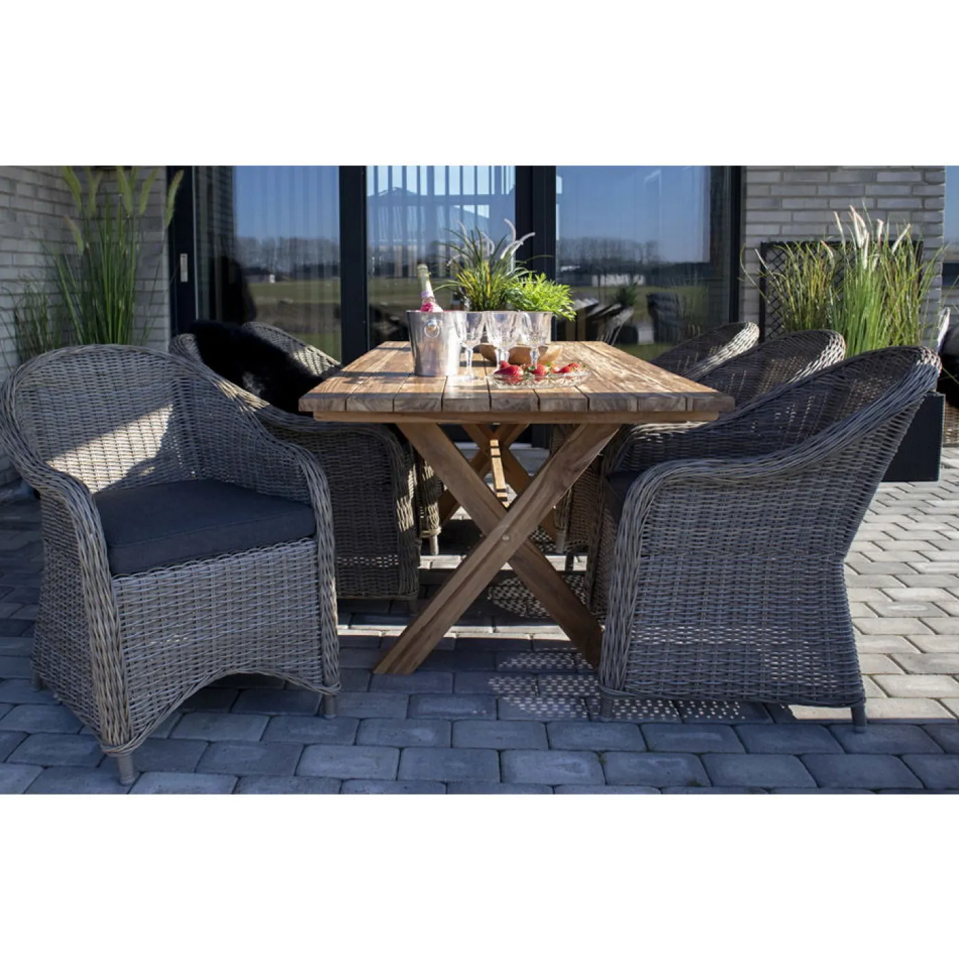 FAEE Gartentisch VINGA